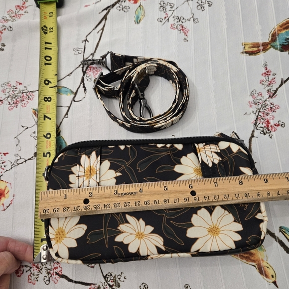 LUG Coupe XL Crossbody Convertible Bag - Picture 5 of 16